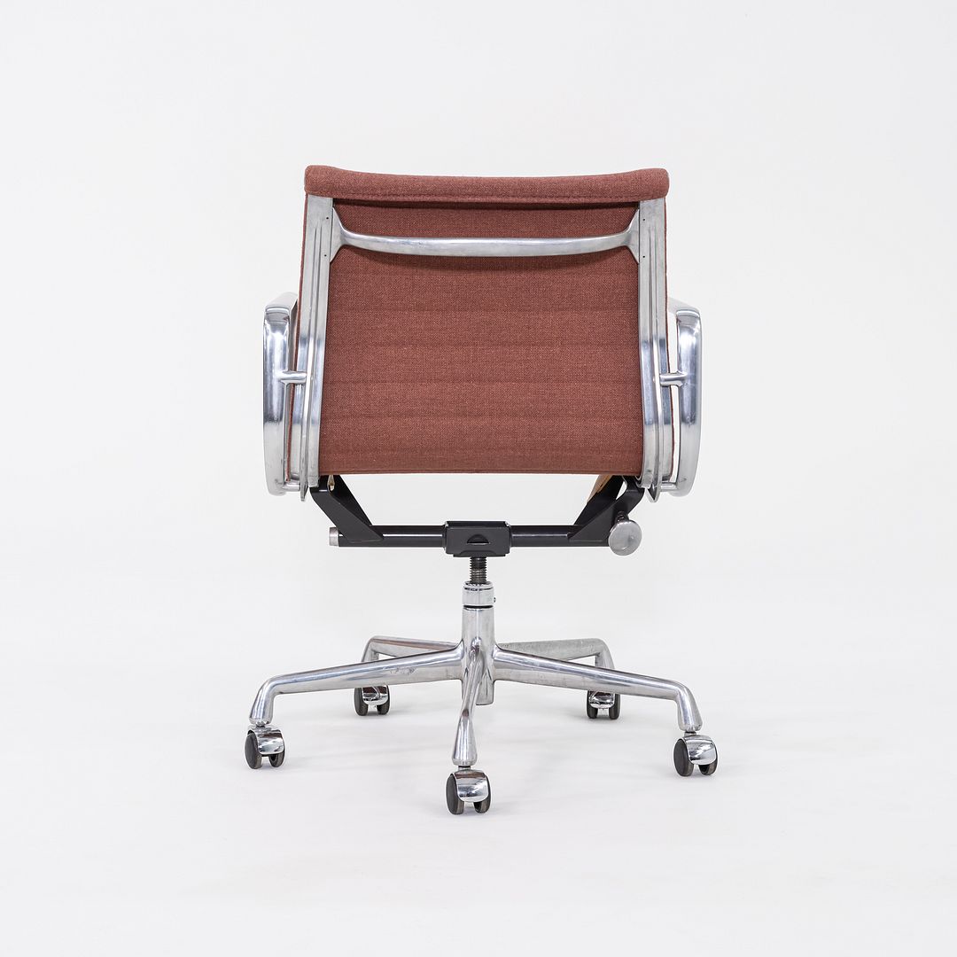 Eames Aluminum Group Management Desk Chair, Model EA335
