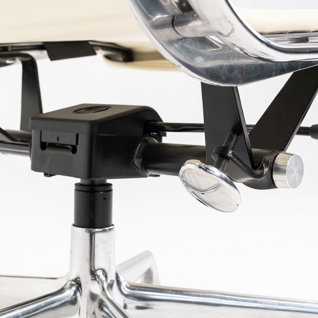 Aluminum Group Executive Desk Chair
