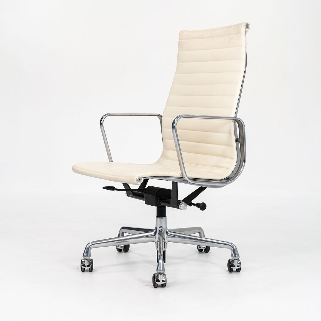 Aluminum Group Executive Desk Chair