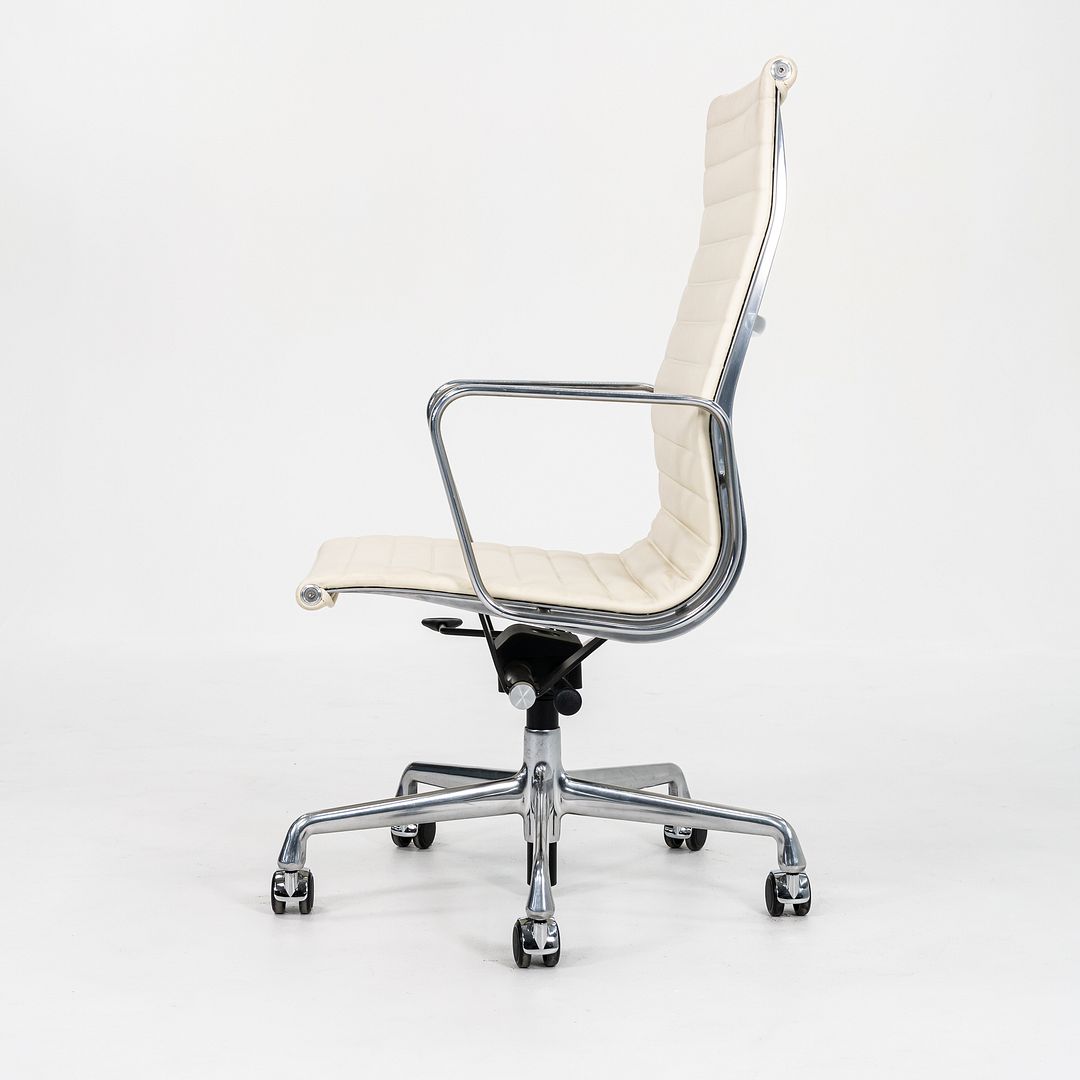 Aluminum Group Executive Desk Chair