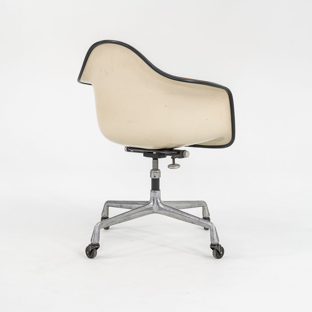 Arm Shell Chair, Model EC434