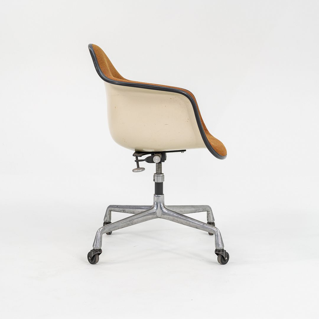 Arm Shell Chair, Model EC434