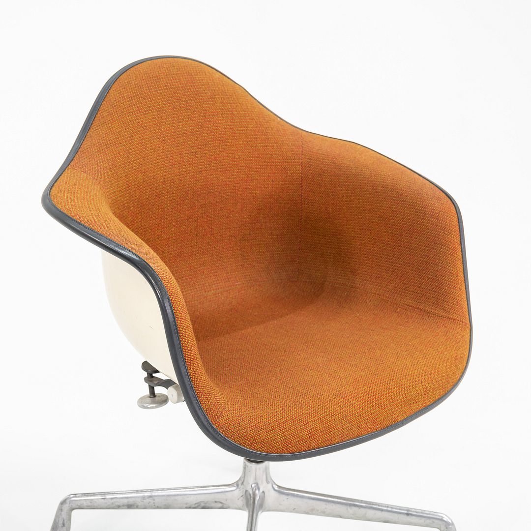 Arm Shell Chair, Model EC434