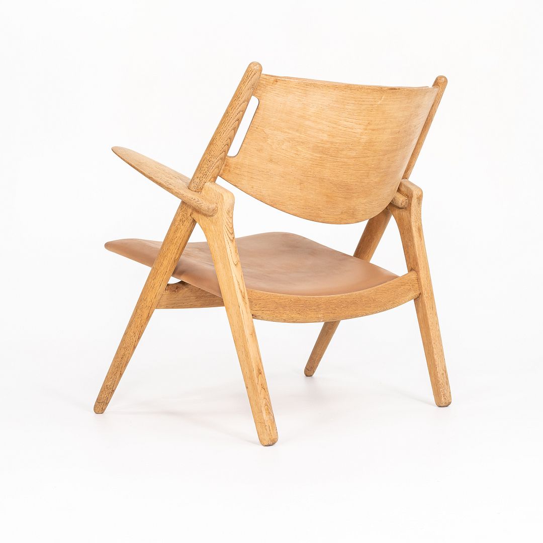 CH28P Lounge Chair