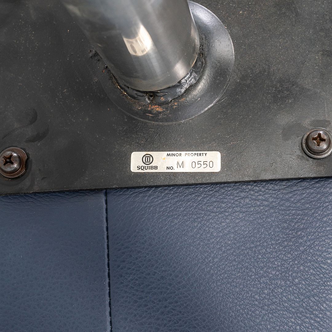 Saarinen Armless Executive Pedestal Chair
