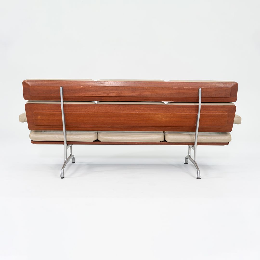 ES 108 Sofa