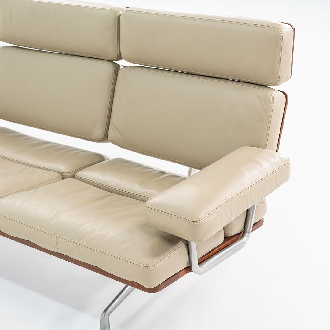 ES 108 Sofa