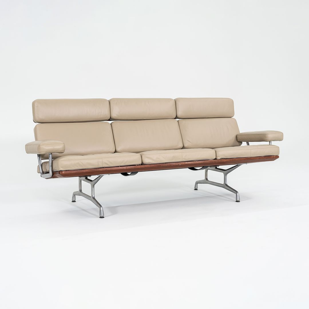 ES 108 Sofa