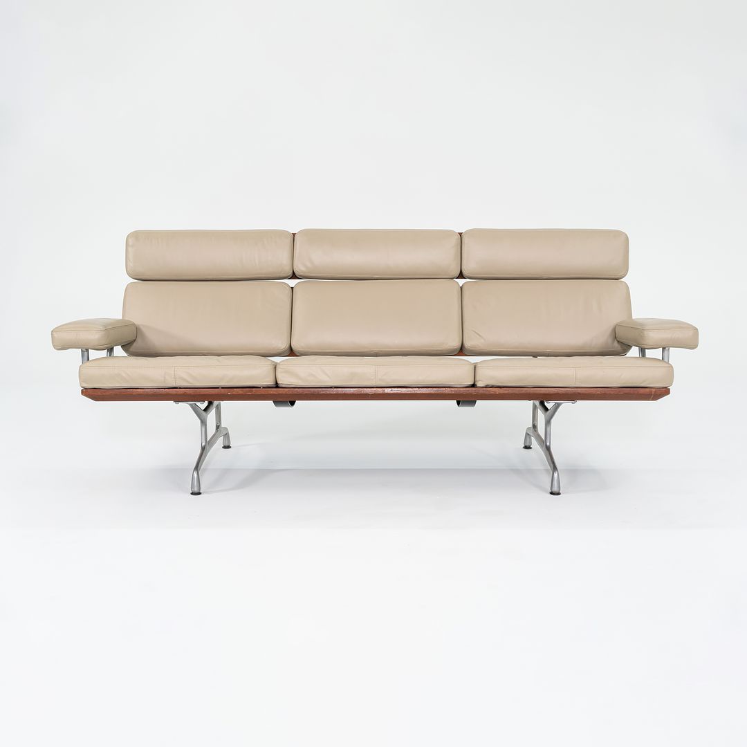 ES 108 Sofa