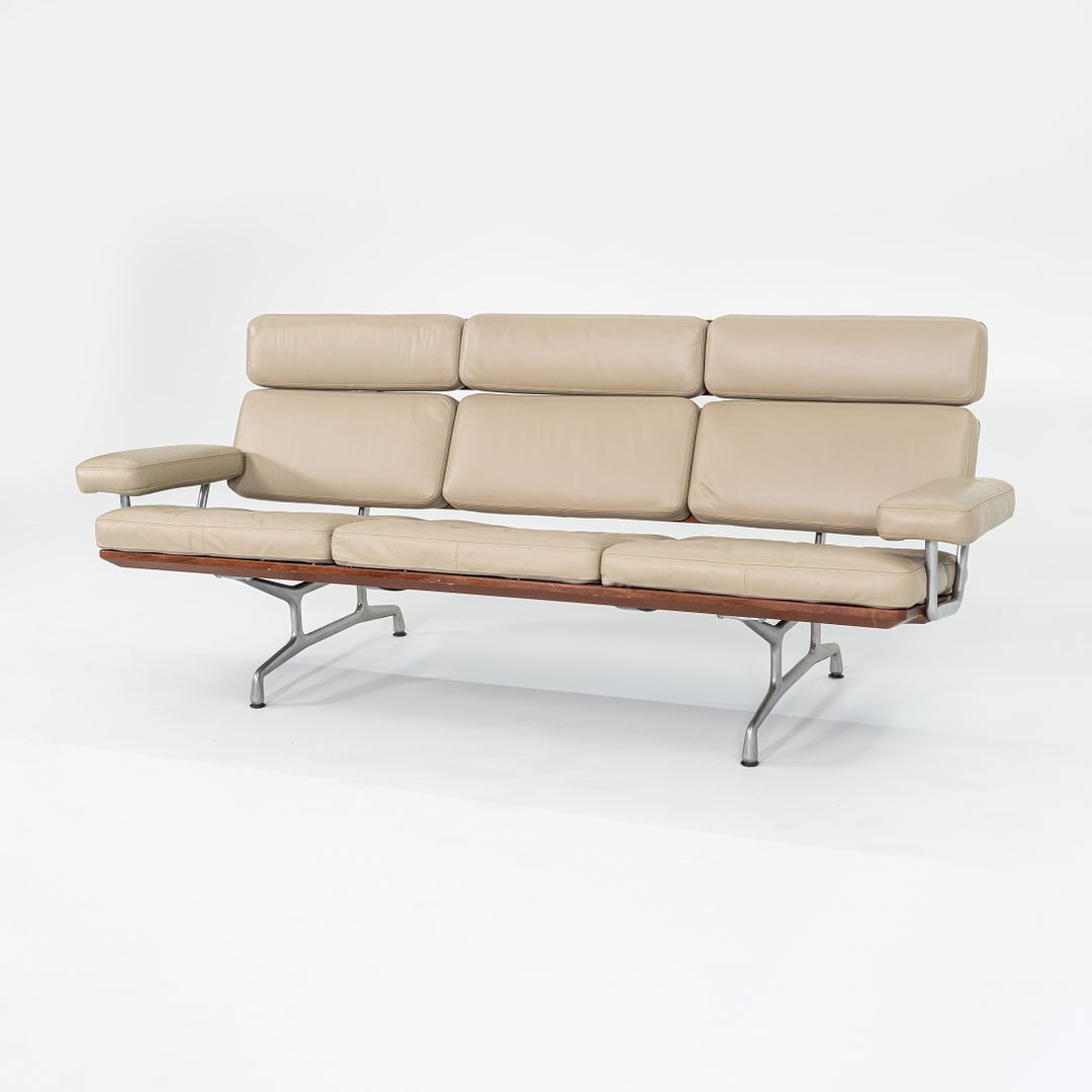 ES 108 Sofa