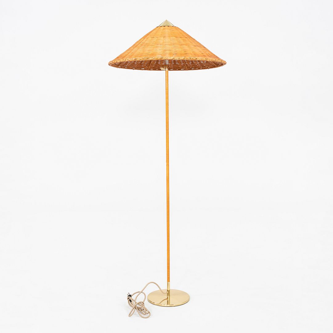 9602 Floor Lamp