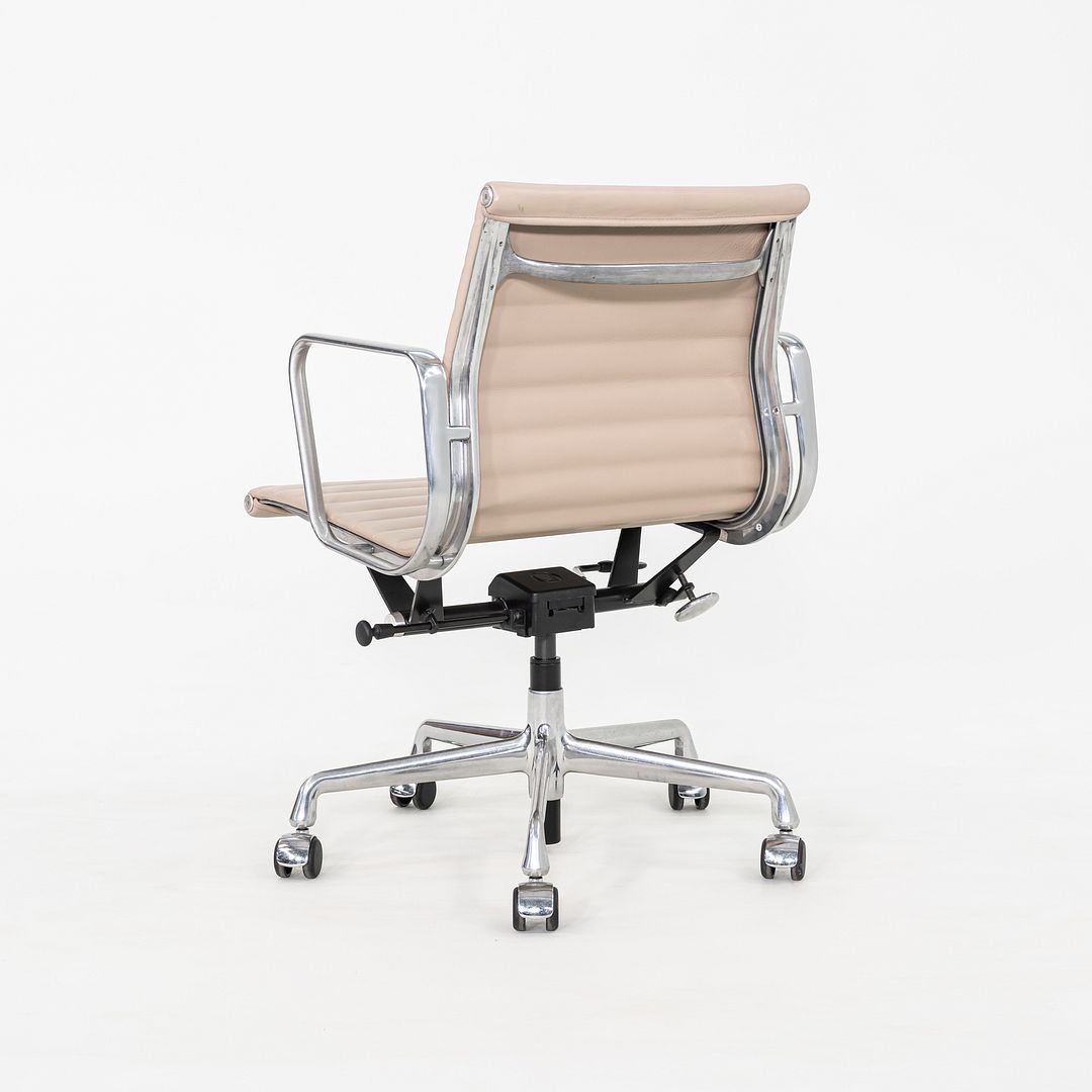 Aluminum Group Management Desk Chair, Model EA335