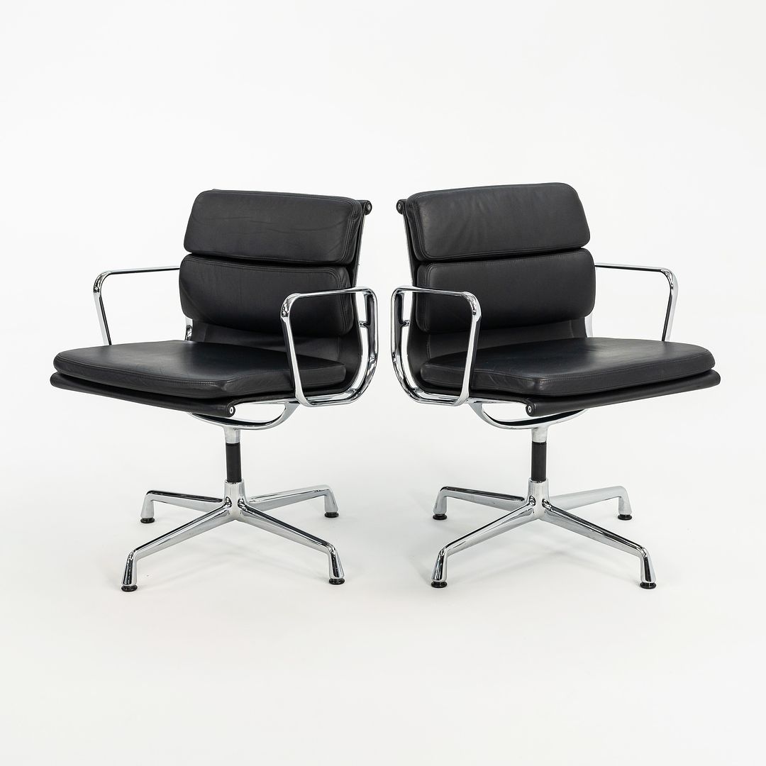 Eames Soft Pad Management Chair