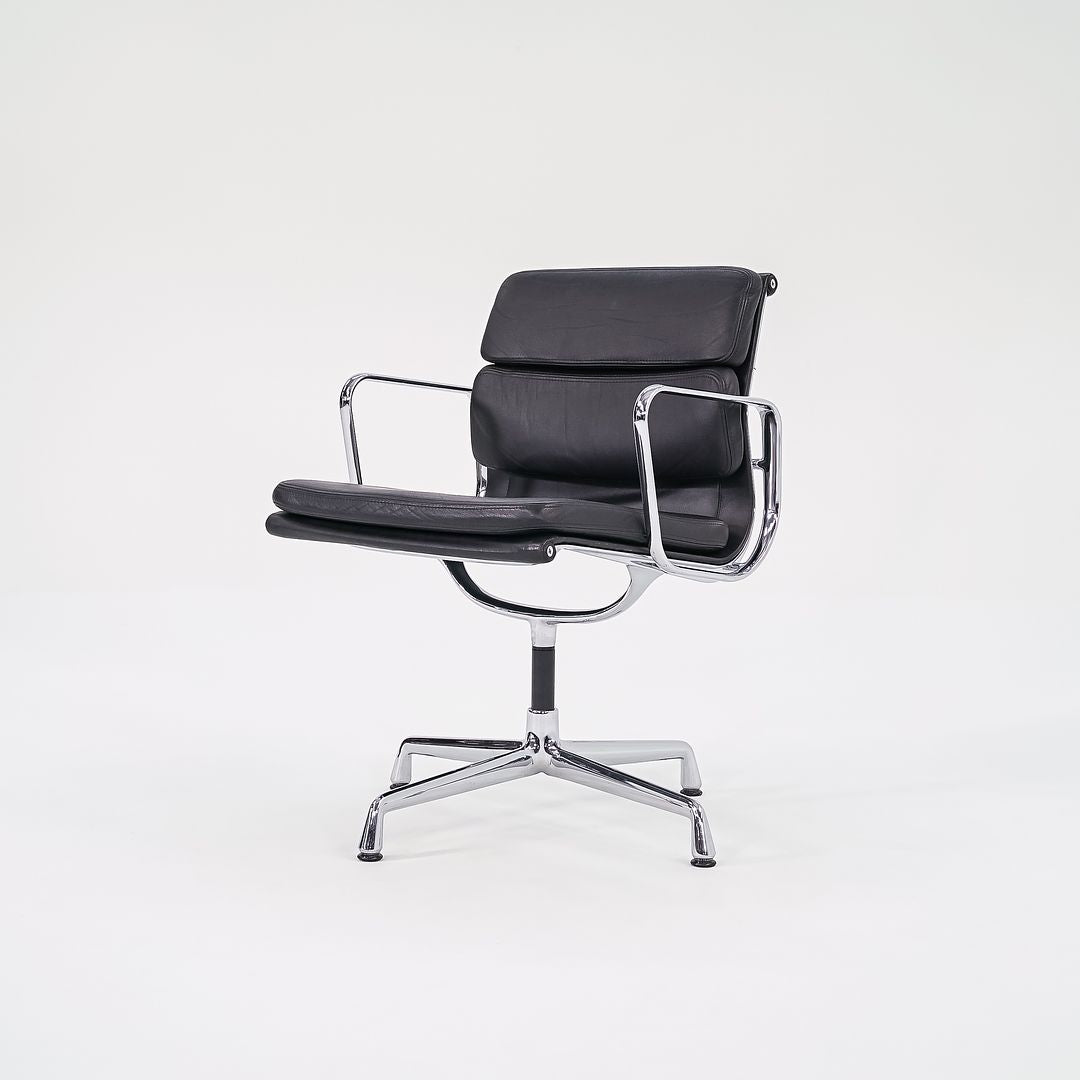 Eames Soft Pad Management Chair