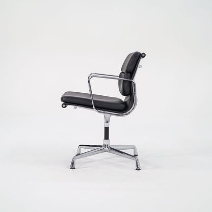 Eames Soft Pad Management Chair