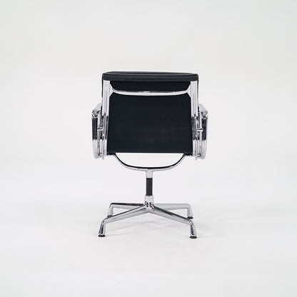 Eames Soft Pad Management Chair