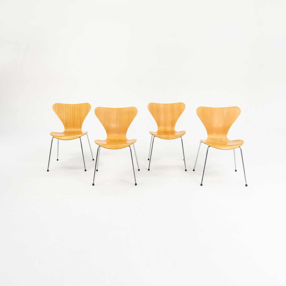 Fritz Hansen Series 7 Side Chair, Model 3107