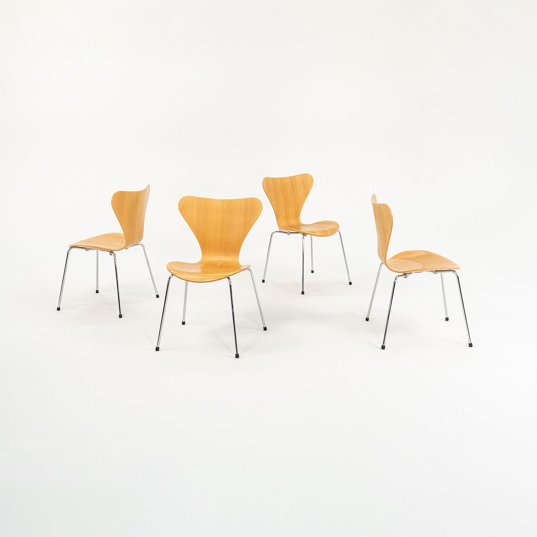 Fritz Hansen Series 7 Side Chair, Model 3107