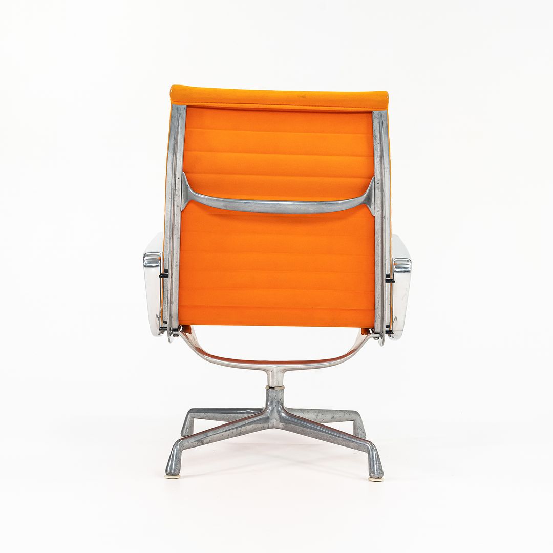 Eames Aluminum Group Lounge Chair, model EA124