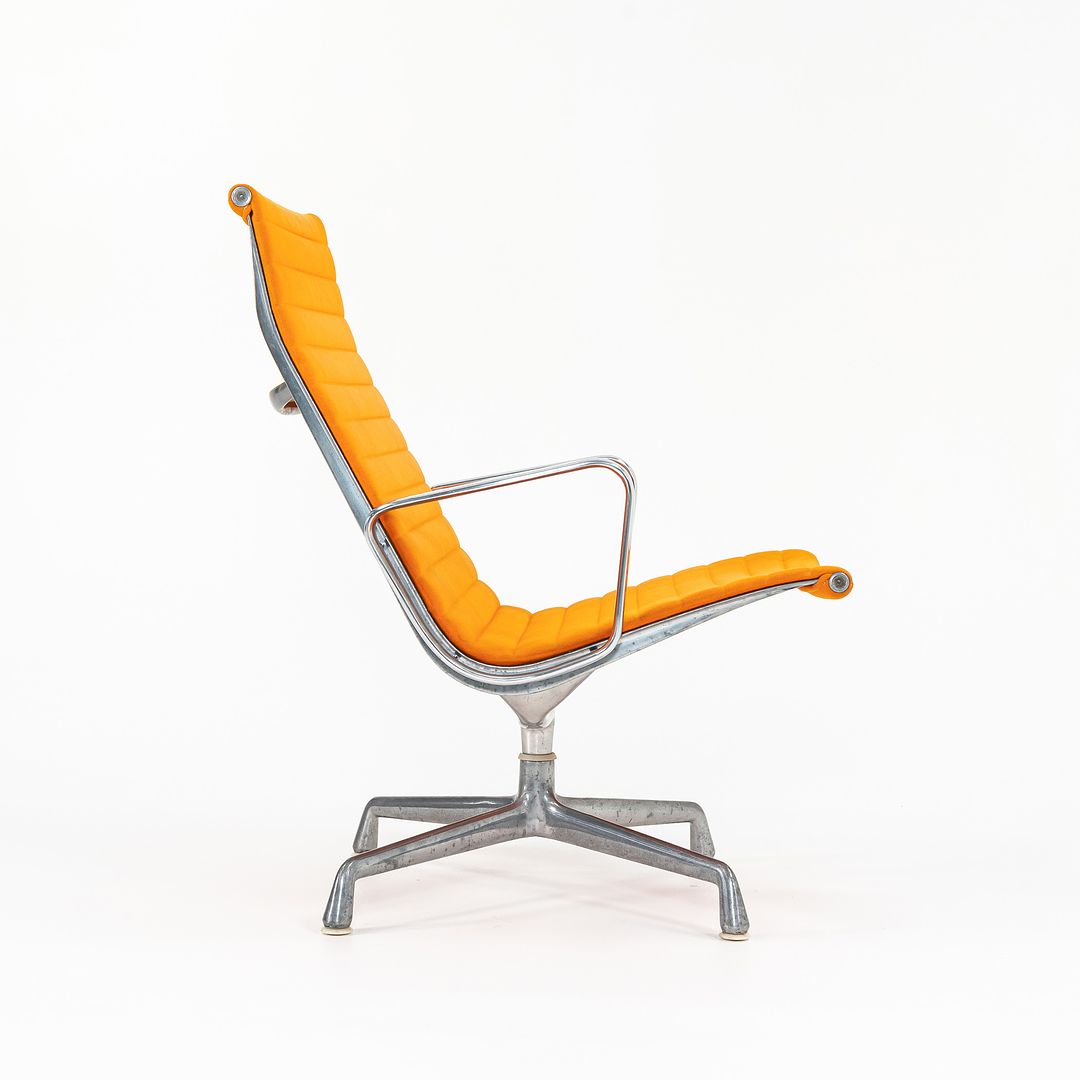 Eames Aluminum Group Lounge Chair, model EA124