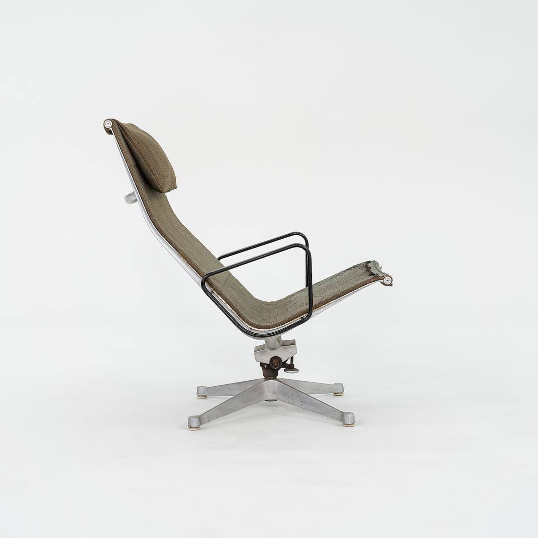 Aluminum Group Lounge Chair, model 682