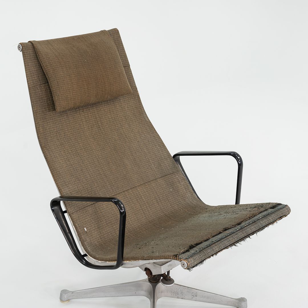 Aluminum Group Lounge Chair, model 682