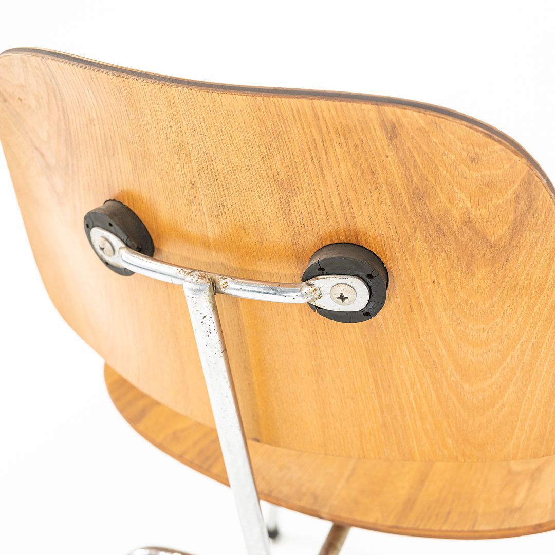 DCM Chair