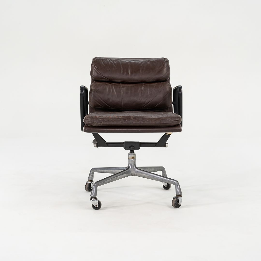 Eames Soft Pad Management Chair, EA418