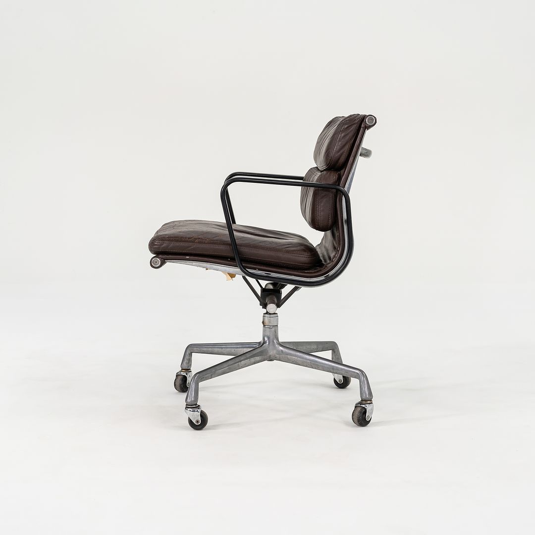 Eames Soft Pad Management Chair, EA418