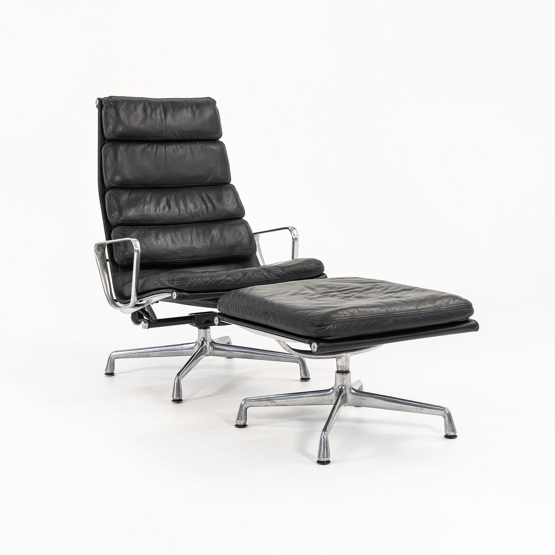 Soft Pad Lounge Chair and Ottoman