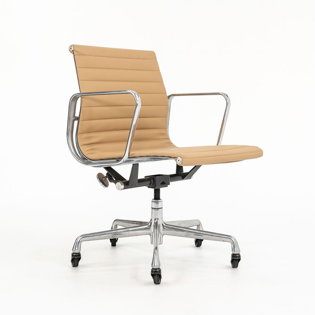Eames Aluminum Group Management Desk Chair