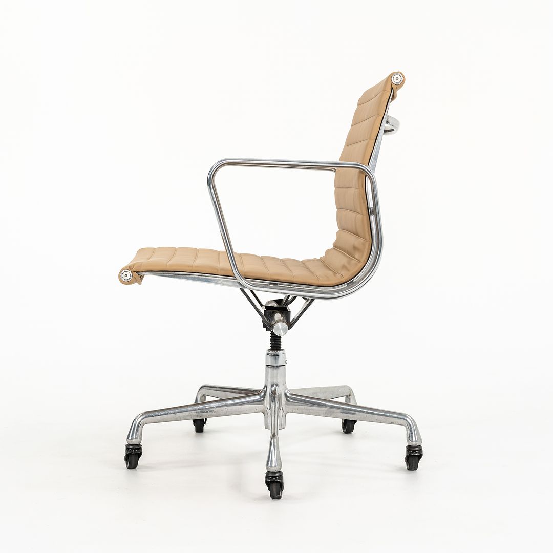 Eames Aluminum Group Management Desk Chair