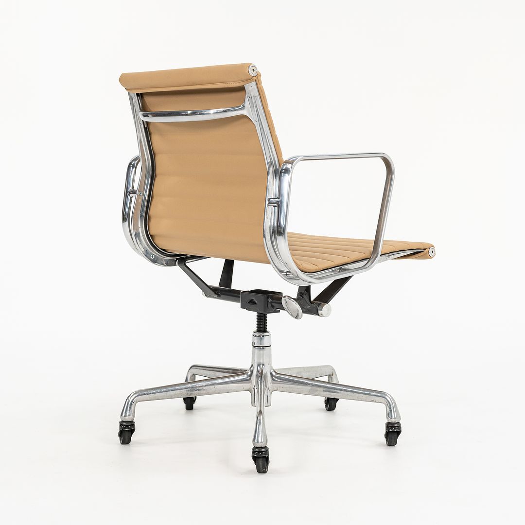 Eames Aluminum Group Management Desk Chair