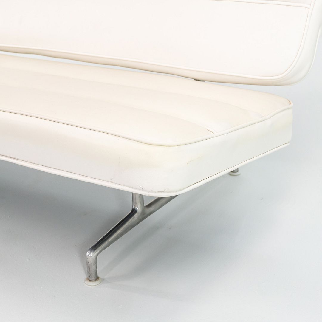 Eames 3473 Sofa