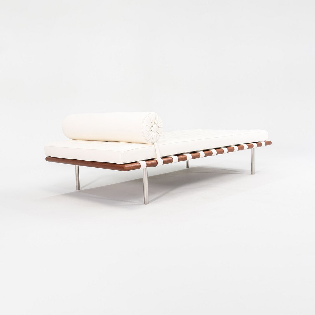 Barcelona Couch, Model 258L