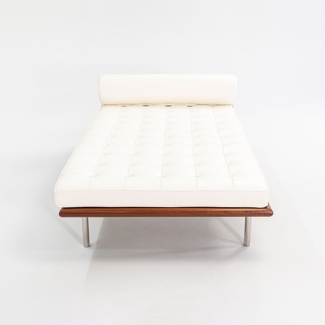 Barcelona Couch, Model 258L