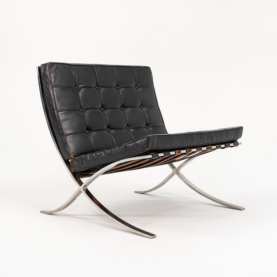 Barcelona Couch, Knoll | MillerKnoll