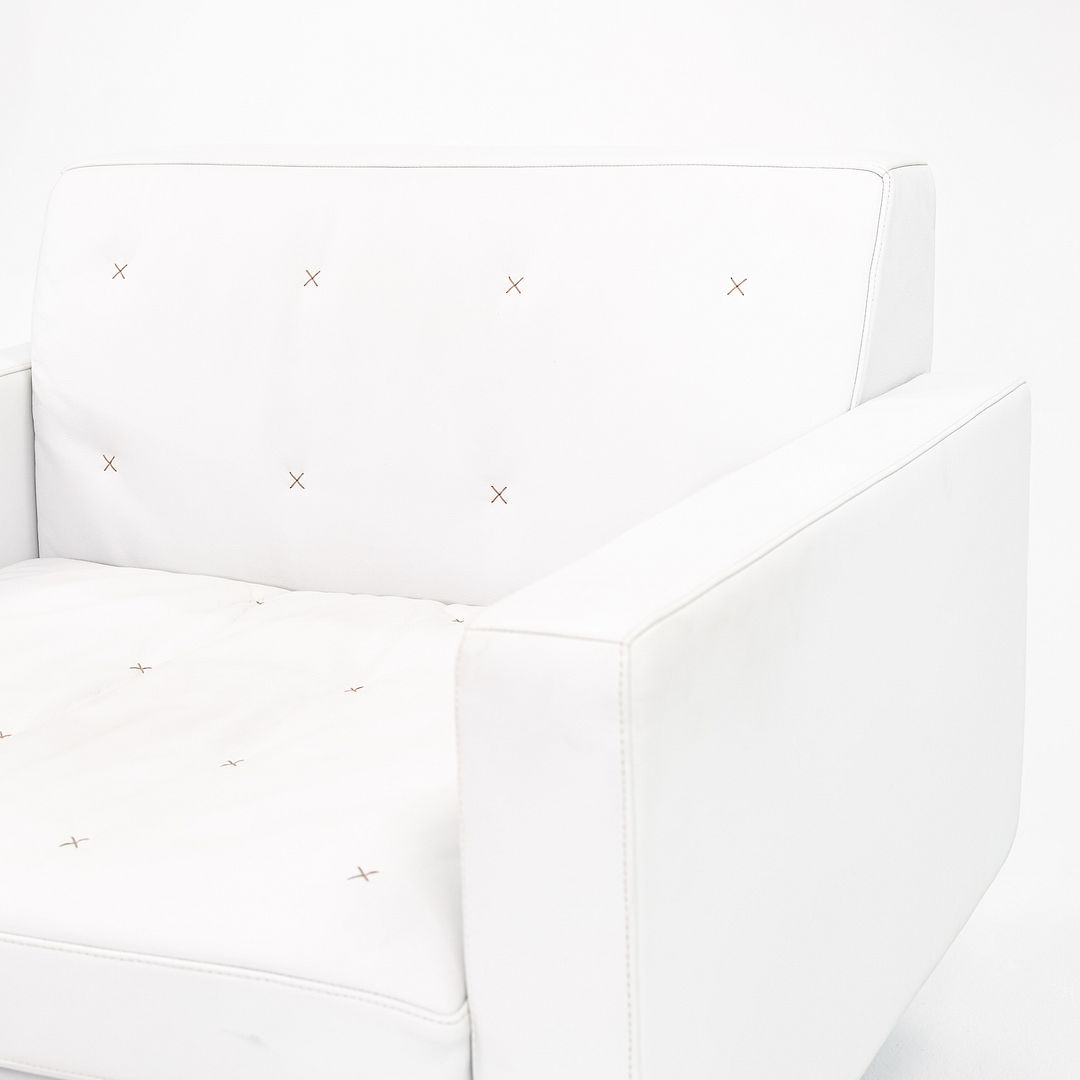 Kennedee Swivel Lounge Chair