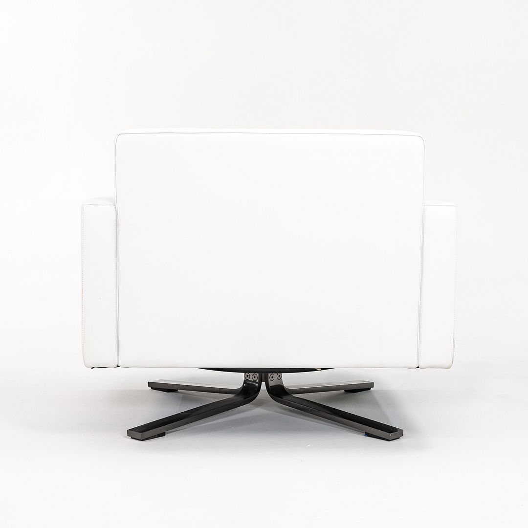 Kennedee Swivel Lounge Chair