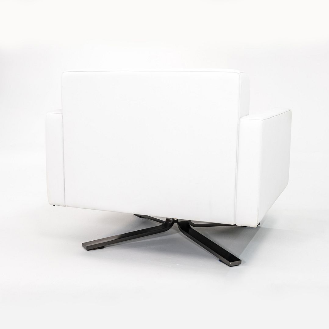 Kennedee Swivel Lounge Chair