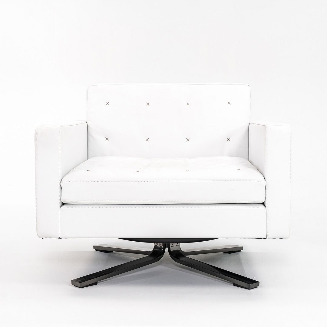 Kennedee Swivel Lounge Chair