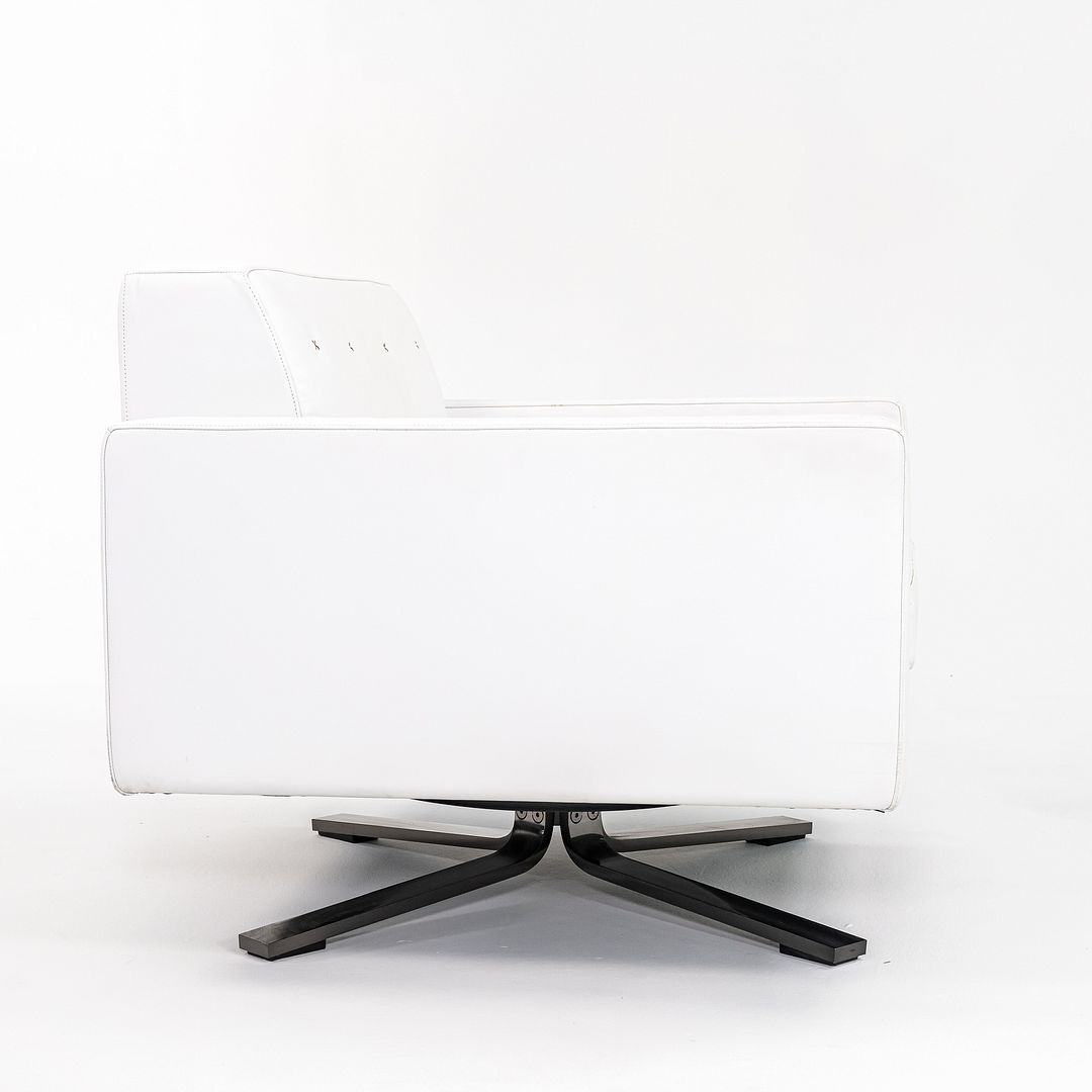 Kennedee Swivel Lounge Chair