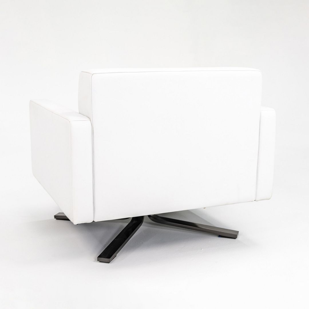 Kennedee Swivel Lounge Chair