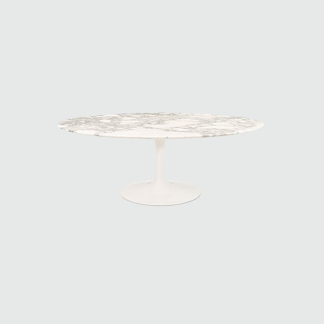 Knoll Saarinen Pedestal Oval Coffee Table