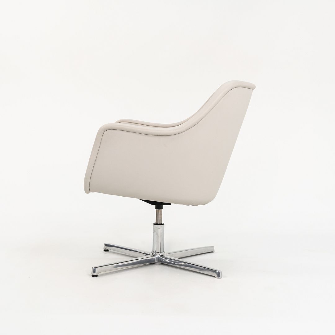 Bumper Lounge Chair with Arms
