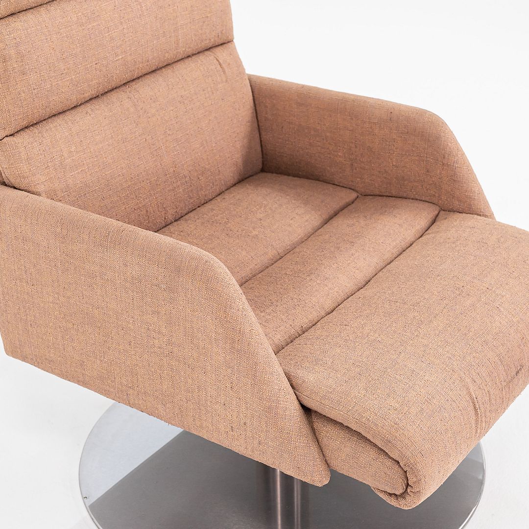 Swivel Lounge Chair