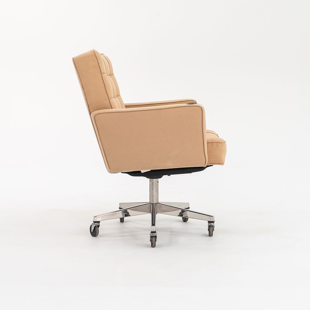 Cafiero Desk Chair with Tablet, Model 187