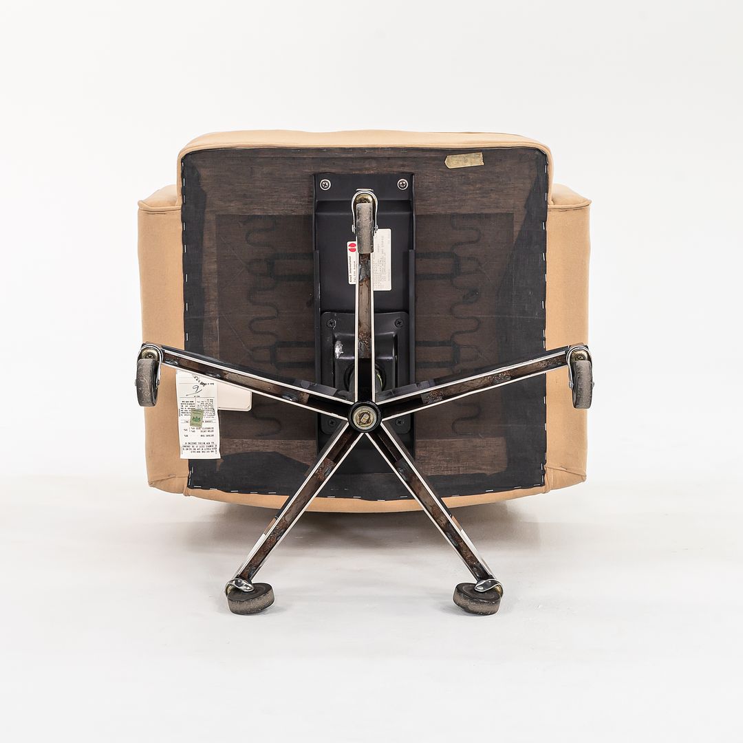 Cafiero Desk Chair with Tablet, Model 187