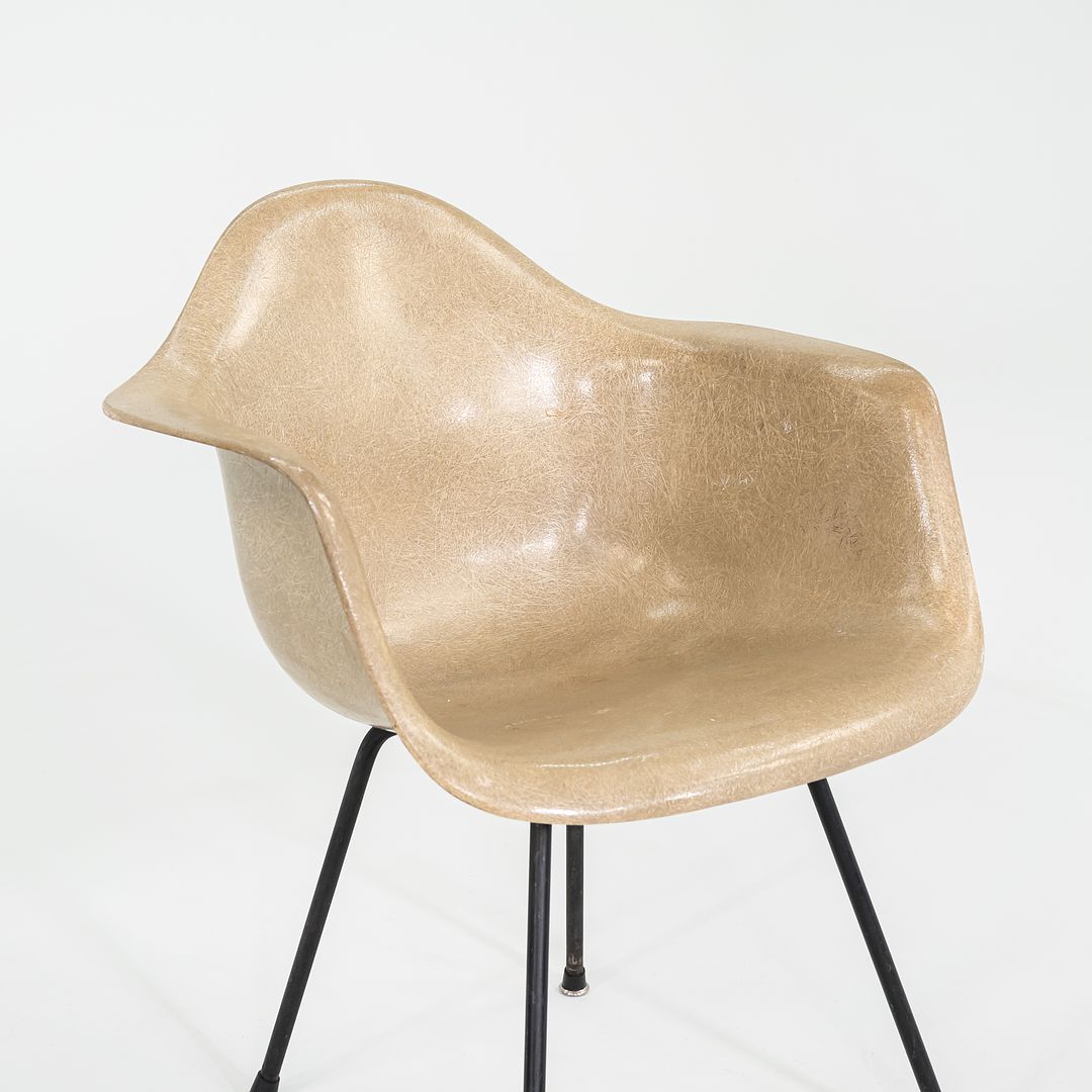 DAX Chair