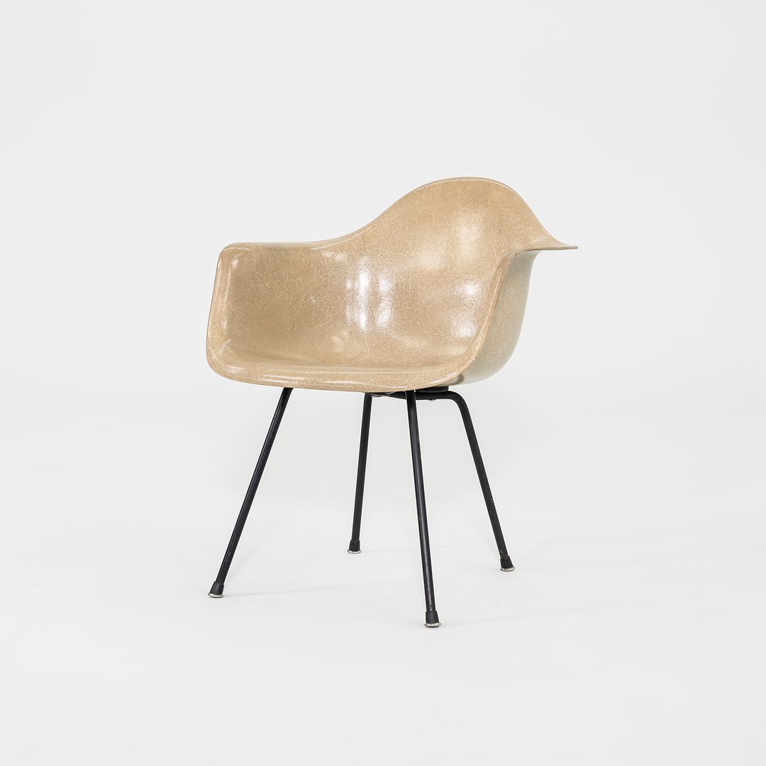 DAX Chair